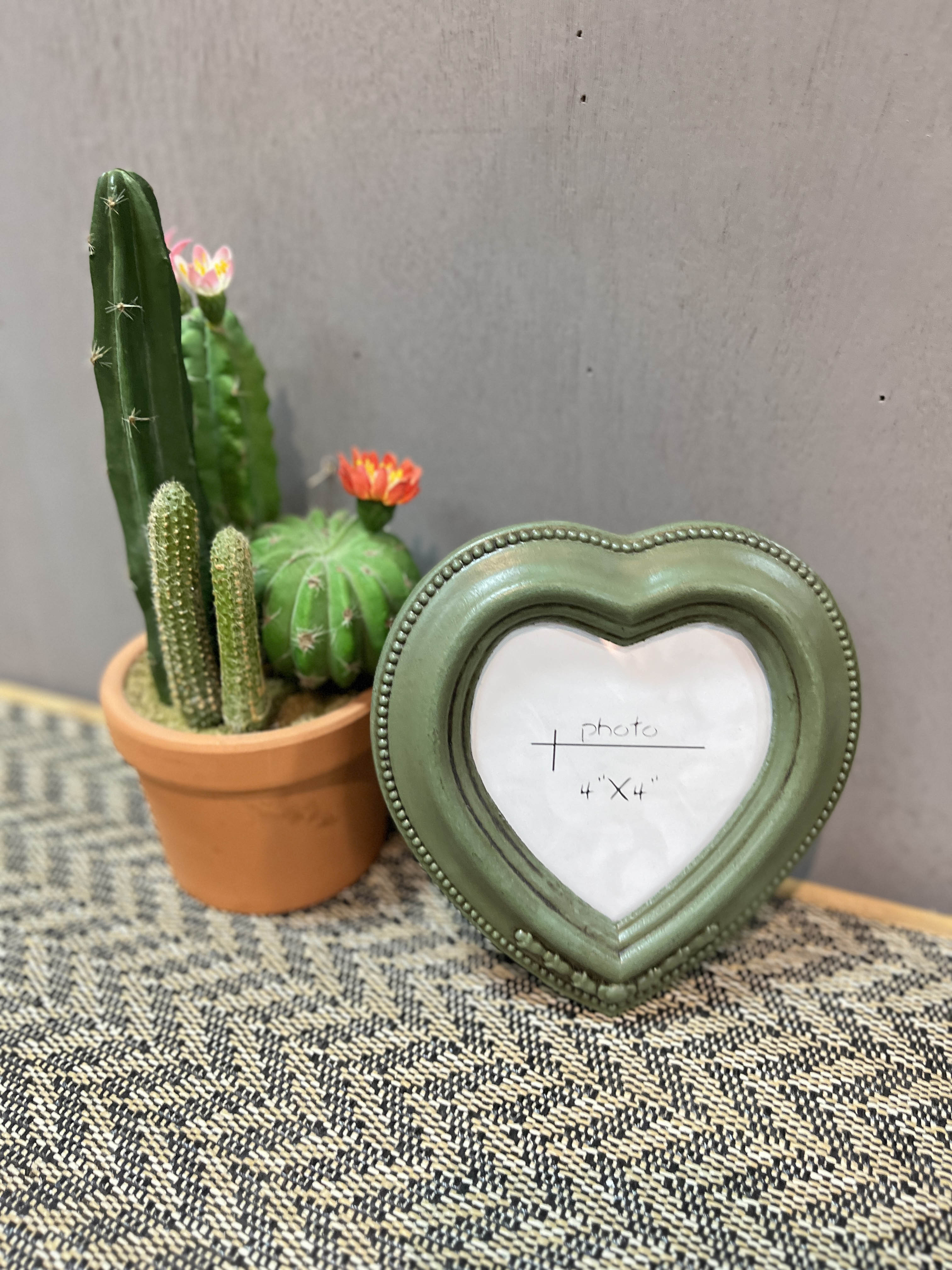 PHOTO FRAMES